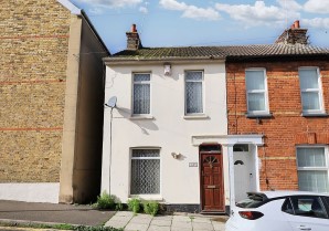 Property for Auction in London - 32 Clarendon Road, Gravesend, Kent, DA12 2BP