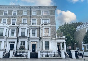 Property for Auction in London - Flat D, Second Floor Front Flat 24 Finborough Road, Chelsea, London, SW10 9EQ