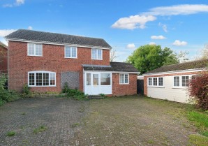 Property for Auction in London - 28 Hare Close, Buckingham, Buckinghamshire, MK18 7EW