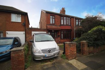 Property for Auction in North East - 11 Willows Road, Linthorpe, Middlesbrough, Cleveland TS5 6RG