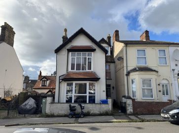 Property for Auction in East Anglia - 45 Queens Road, Lowestoft, Norfolk NR32 1TB