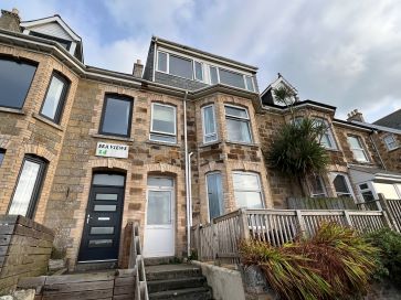 Property for Auction in South West - First Floor Flat, 15 Atlantic Road, Newquay, Cornwall TR7 1QJ