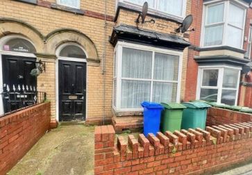 Property for Auction in North West - Flat 1, 34 Windsor Crescent, Bridlington, East Riding of Yorkshire YO15 3HY