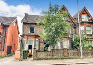 Property for Auction in London - Flat 11, 27 Biscot Road, Luton, Bedfordshire, LU3 1AH