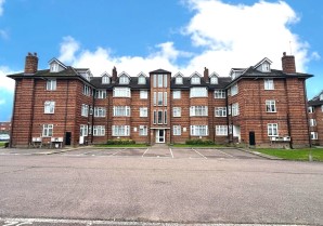 Property for Auction in London - 8 Parkwood Flats, Oakleigh Road North, Whetstone, London, N20 0RX