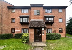 Property for Auction in London - 31 Astra Court, King Georges Avenue, Watford, Hertfordshire, WD18 7TA