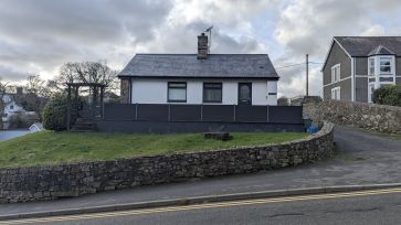 Property for Auction in North West - Pen Llanw, Llanbedrog, Pwllheli, Gwynedd LL53 7NT