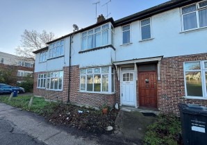 Property for Auction in London - Flat 3 Chadbury Court, Watford Way, Mill Hill, London, NW7 2QG