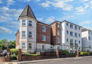 Property for Auction in London - Flat 18 Kingsley Court, Windsor Way, Aldershot, Hampshire, GU11 1HZ