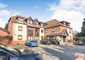 Property for Auction in Sussex & Hampshire - Flat 16 Justine Court, 527 Bitterne Road East, Southampton, Hampshire, SO18 5BQ