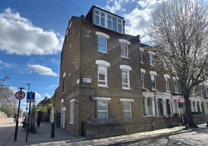 Property for Auction in London - Mezzanine Flat, 164 Fairbridge Road, Islington, London, N19 3HU