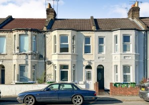Property for Auction in London - First Floor Flat, 27A Abbey Road, Belvedere, Kent, DA17 5DF