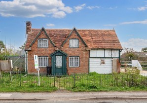 Property for Auction in London - 87 High Street, Milton, Abingdon, Oxfordshire, OX14 4EJ