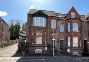Property for Auction in London - 27 Alpine Terrace Stockwood Crescent, Luton, Bedfordshire, LU1 3SS
