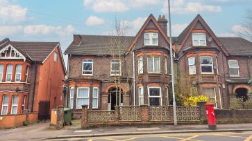 Property for Auction in Bedfordshire and Buckinghamshire - Flat 10, 27 Biscot Road, Luton, Bedfordshire, LU3 1AH