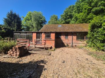 Property for Auction in East Anglia - 2 Wroxham Road, Coltishall, Norwich, Norfolk NR12 7DU