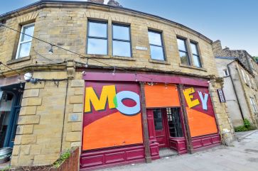 Property for Auction in West Yorkshire - 1A Queen Street, Morley, Leeds, West Yorkshire LS27 8EG