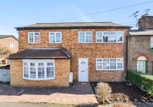Property for Auction in London - Flat 3, 36 College Road, Harrow Weald, Harrow, Middlesex, HA3 6EB