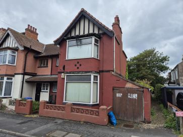 Property for Auction in Hull & East Yorkshire - 38 Queen Street, Withernsea, East Riding of Yorkshire HU19 2AQ