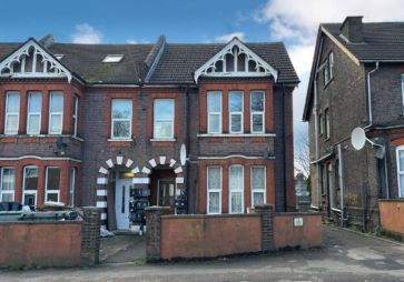 Property for Auction in North West - Flat 9, 23-25 Biscot Road, Luton, Bedfordshire LU3 1AH