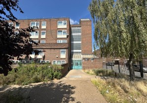 Property for Auction in London - Flat 3 Gavin House, 25 Plumstead High Street, Plumstead, London, SE18 1SP