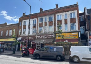 Property for Auction in London - 56B Ballards Lane, Finchley, London, N3 2BU