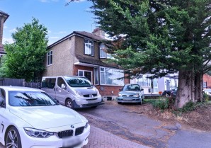 Property for Auction in London - 181 Belswains Lane, Hemel Hempstead, Hertfordshire, HP3 9XA