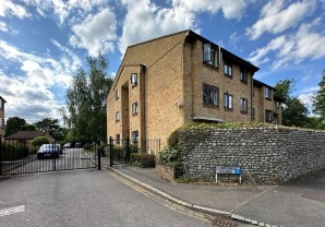 Property for Auction in London - 38 Ludford Close, Croydon, Surrey, CR0 4BY