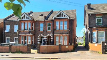 Property for Auction in Bedfordshire and Buckinghamshire - Flat 8, 23-25 Biscot Road, Luton, Bedfordshire LU3 1AH