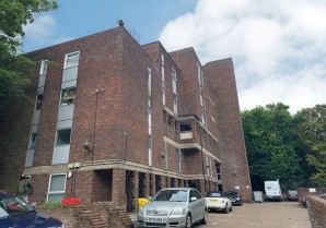 Property for Auction in London - 30 Startpoint, Downs Road, Luton, Bedfordshire, LU1 1XW