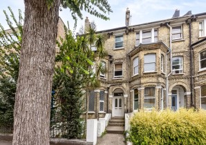 Property for Auction in Sussex & Hampshire - Flat 2, 82 Denmark Villas, Hove, BN3 3TJ