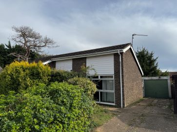 Property for Auction in East Anglia - 47 Old Vicarage Park, Narborough, King&apos;s Lynn PE32 1TH