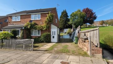 Property for Auction in Bedfordshire and Buckinghamshire - 10 Luxembourg Close, Luton, Bedfordshire LU3 3TD