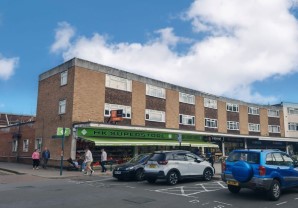 Property for Auction in London - First and Second Floor Flat, 158 Crockhamwell Road, Woodley, Wokingham, Berkshire, RG5 3JH