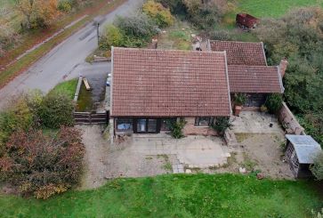 Property for Auction in Hull & East Yorkshire - Mole House, Foston-on-the-Wolds, East Yorkshire, YO25 8BJ