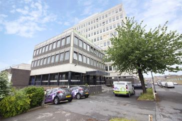 Property for Auction in West Yorkshire - Flat 815, Colonnade House, 201 Sunbridge Road, Bradford, West Yorkshire BD1 2BE