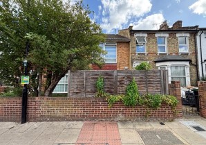 Property for Auction in London - 62A Avenue Road, Haringey, London, N15 5JH