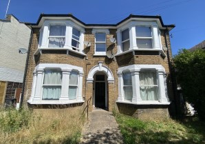 Property for Auction in London - 86D Truro Road, Wood Green, London, N22 8DN