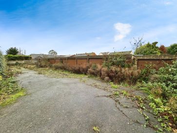 Property for Auction in Coventry & Warwickshire - Garages, Yew Tree Hill, Brinklow, Rugby, Warwickshire CV23 0NP