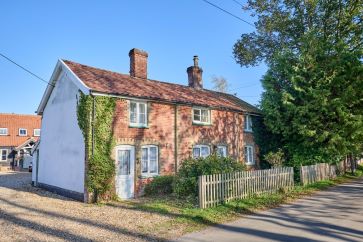 Property for Auction in East Anglia - Ottomer Cottage, The Green, Old Buckenham, Attleborough, Norfolk NR17 1RN
