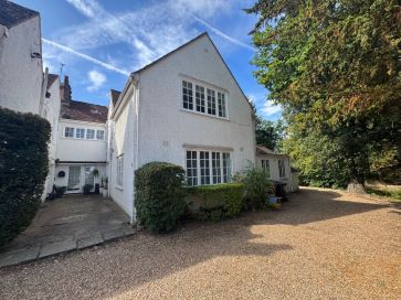 Property for Auction in East Anglia - 4 Woodcock Lodge, Epping Green, Hertford, Hertfordshire SG13 8ND