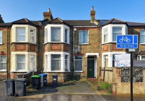 Property for Auction in London - 86 Brighton Road, South Croydon, Surrey, CR2 6AD