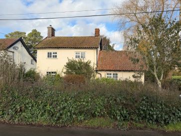 Property for Auction in East Anglia - Sunny Nook, Vicarage Road, Great Hockham, Thetford, Norfolk IP24 1PE