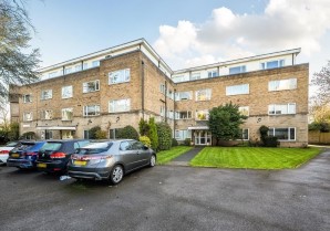 Property for Auction in London - 12 St Anns Court, Sunningfields Road, Hendon, London, NW4 4QY
