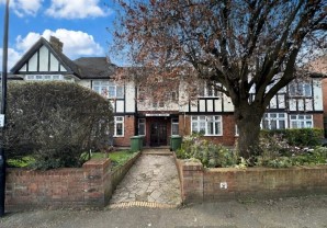 Property for Auction in London - Flat 10 Grove Court, Addington Grove, Sydenham, London, SE26 4JS
