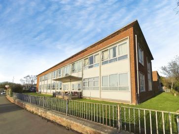 Property for Auction in Coventry & Warwickshire - Flat 4, William House, St. Christopher Court, Evesham, Worcestershire WR11 4LL