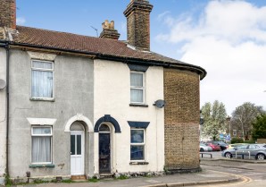 Property for Auction in London - 32 Station Road, Strood, Rochester, Kent, ME2 4BG