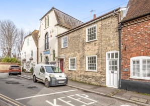 Property for Auction in Sussex & Hampshire - 6A Kingsbury Square, Wilton, Wiltshire, SP2 0BA
