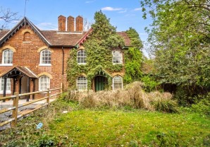 Property for Auction in London - 315 Shipbourne Road, Tonbridge, Kent, TN10 3ER