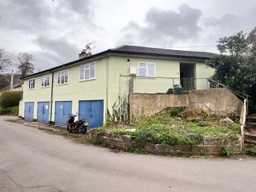 Property for Auction in South West - 34 Orchard Meadow, Chagford, Newton Abbot, Devon TQ13 8BP